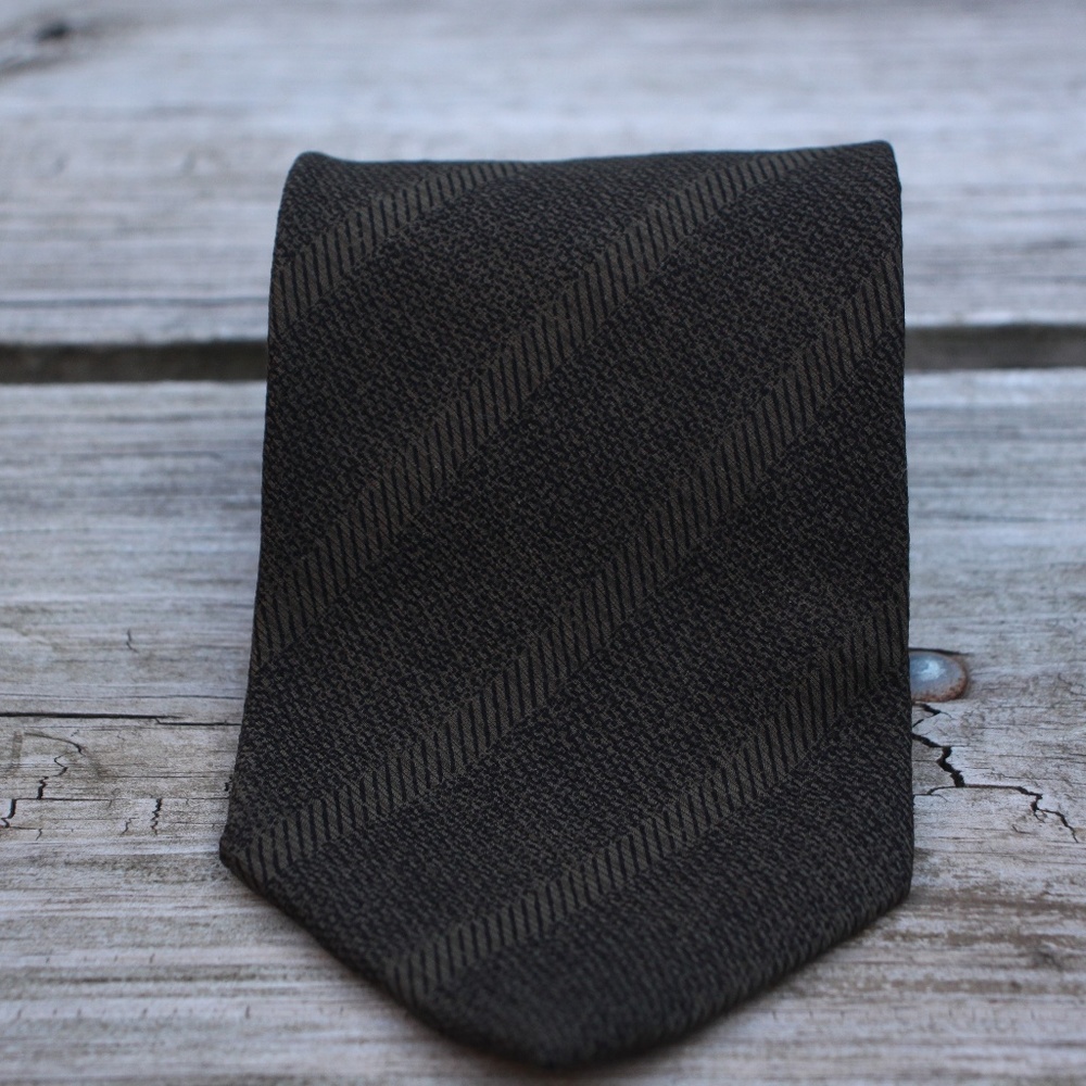 giorgio armani green silk Italian made tie